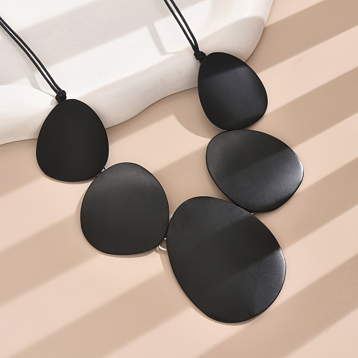 Gothic Retro Women's Geometric Teardrop Pendant Necklace